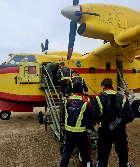 Alumnos de FP Vigiles exploran el mundo de los bomberos